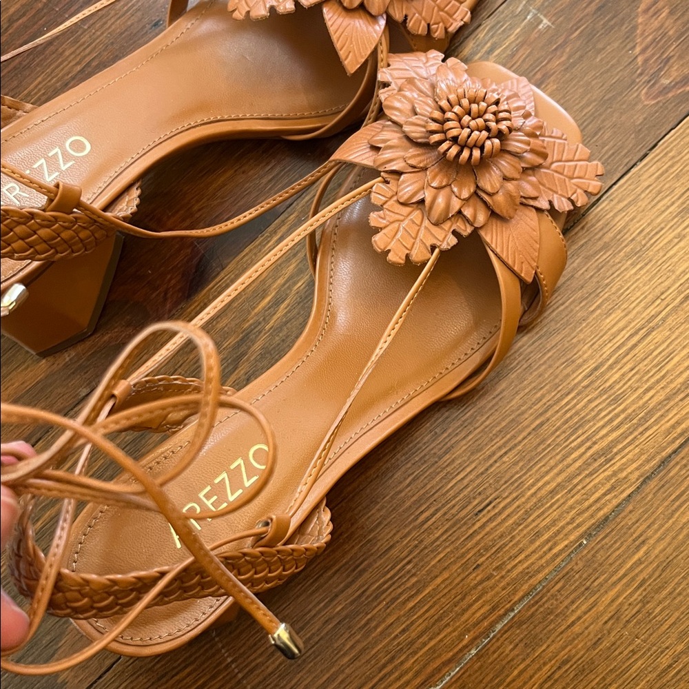 Arezzo Brown Ankle Wrap Heeled Sandal with Flower Detail Size 7.5 - Picture 7 of 7